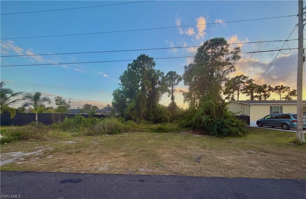 2717 5th ST SW LEHIGH ACRES, FL 33976