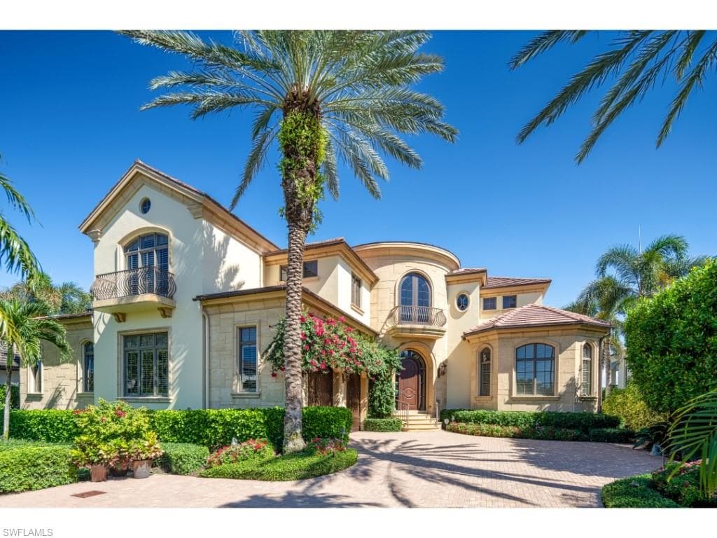 1979 4th ST S NAPLES, FL 34102
