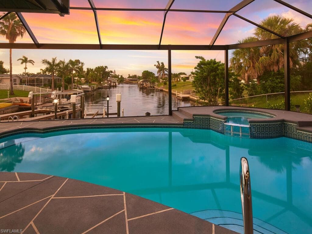 1627 29th TER CAPE CORAL, FL 33904