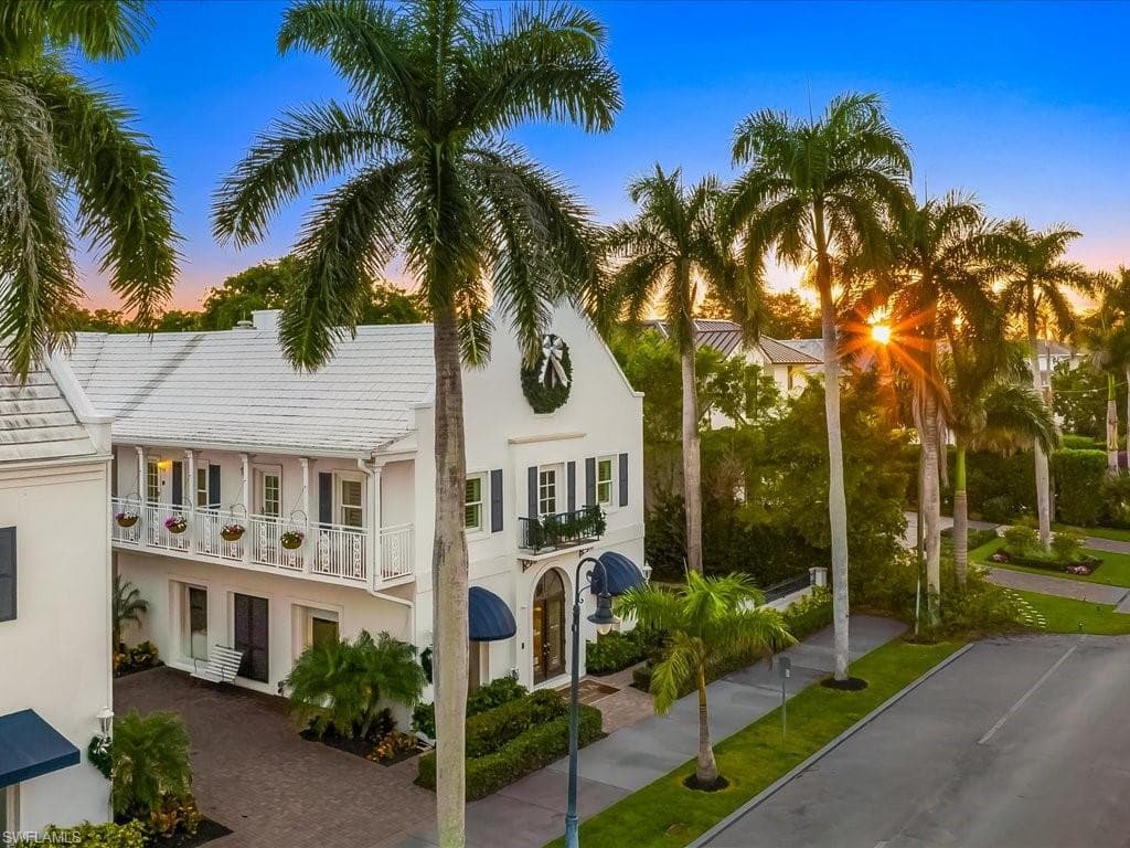 292 14th AVE S F NAPLES, FL 34102