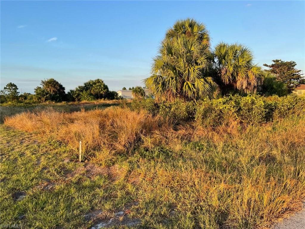 758 Fleming AVE S LEHIGH ACRES, FL 33974