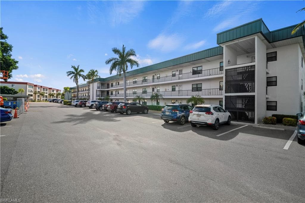 1747 Pebble Beach DR 317 FORT MYERS, FL 33907