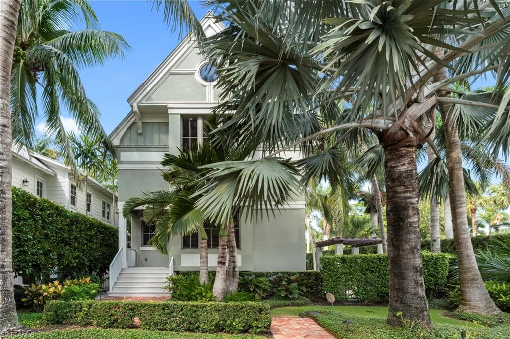 12 6th ST S NAPLES, FL 34102