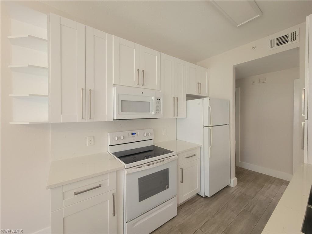 7950 Preserve CIR 813 NAPLES, FL 34119