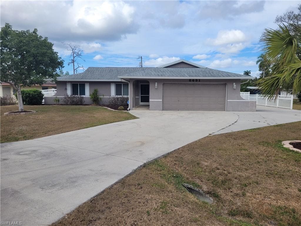 8631 Beacon ST FORT MYERS, FL 33907