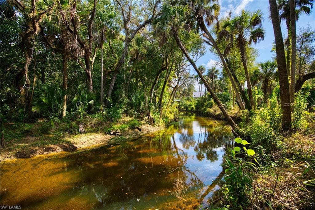 14221 River RD FORT MYERS, FL 33905