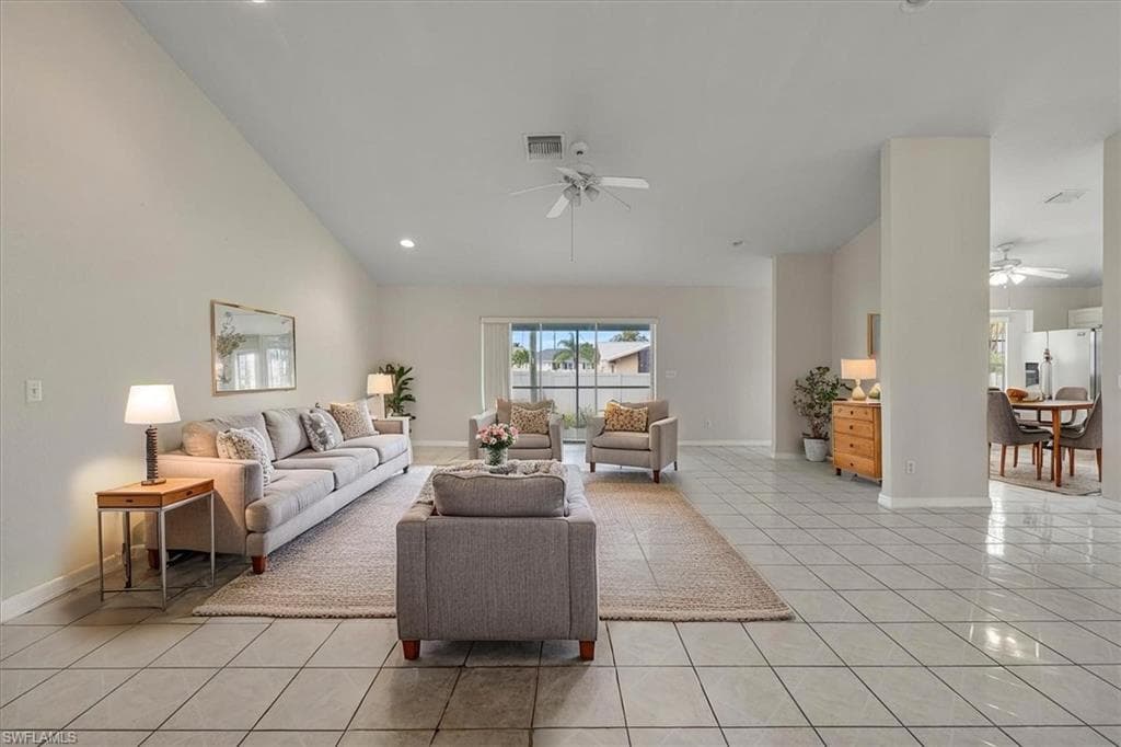 1324 SW 8th CT CAPE CORAL, FL 33991