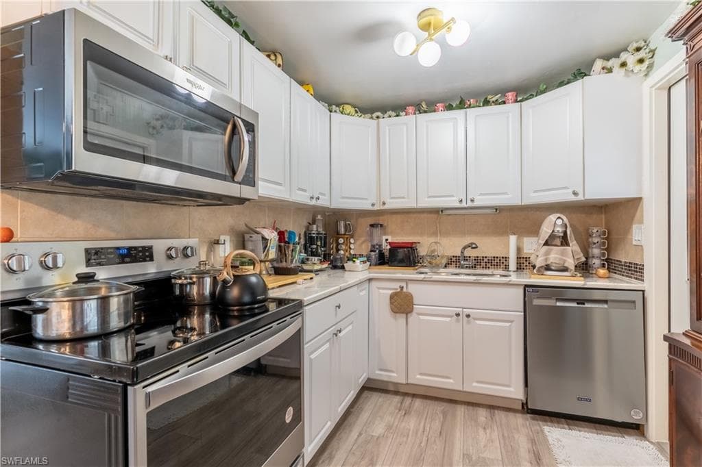 1360 5th AVE N NAPLES, FL 34102