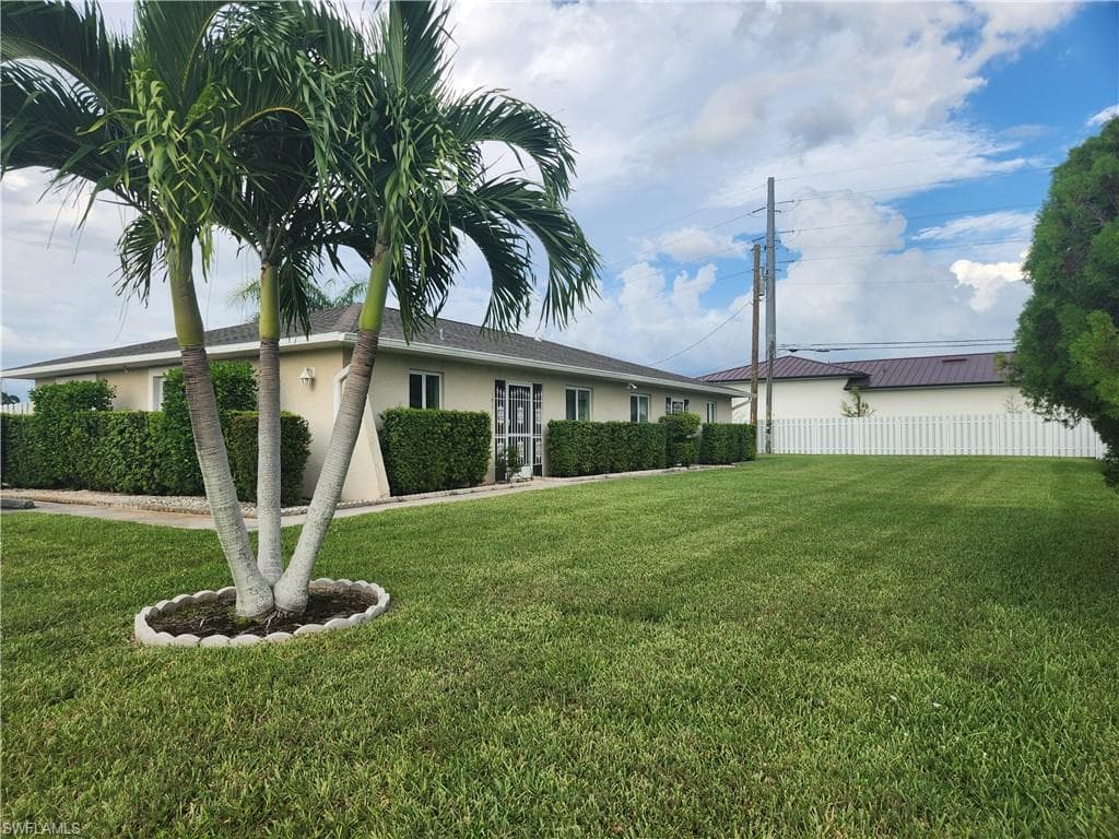 1623 SW Santa Barbara PL CAPE CORAL, FL 33991