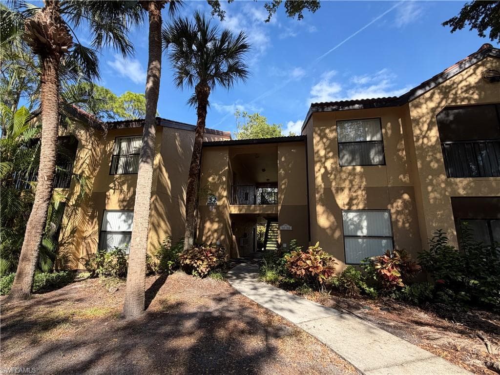 2070 Arbour Walk CIR 3214 NAPLES, FL 34109