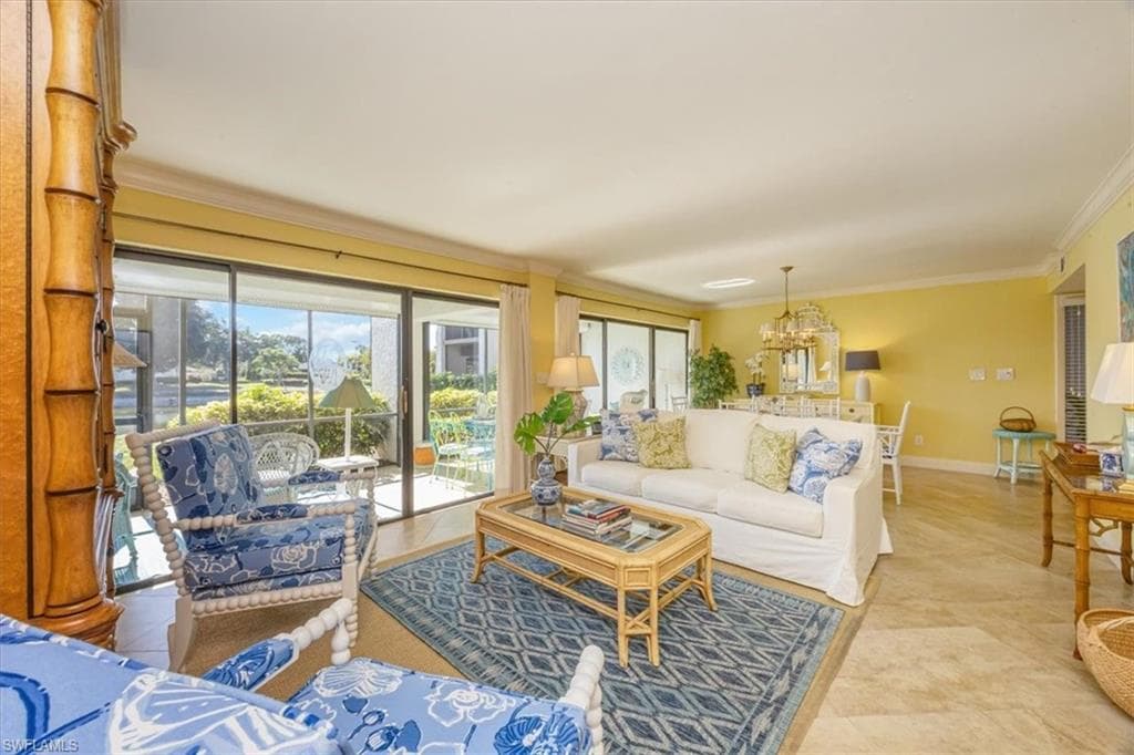 544 Retreat DR 101 NAPLES, FL 34110