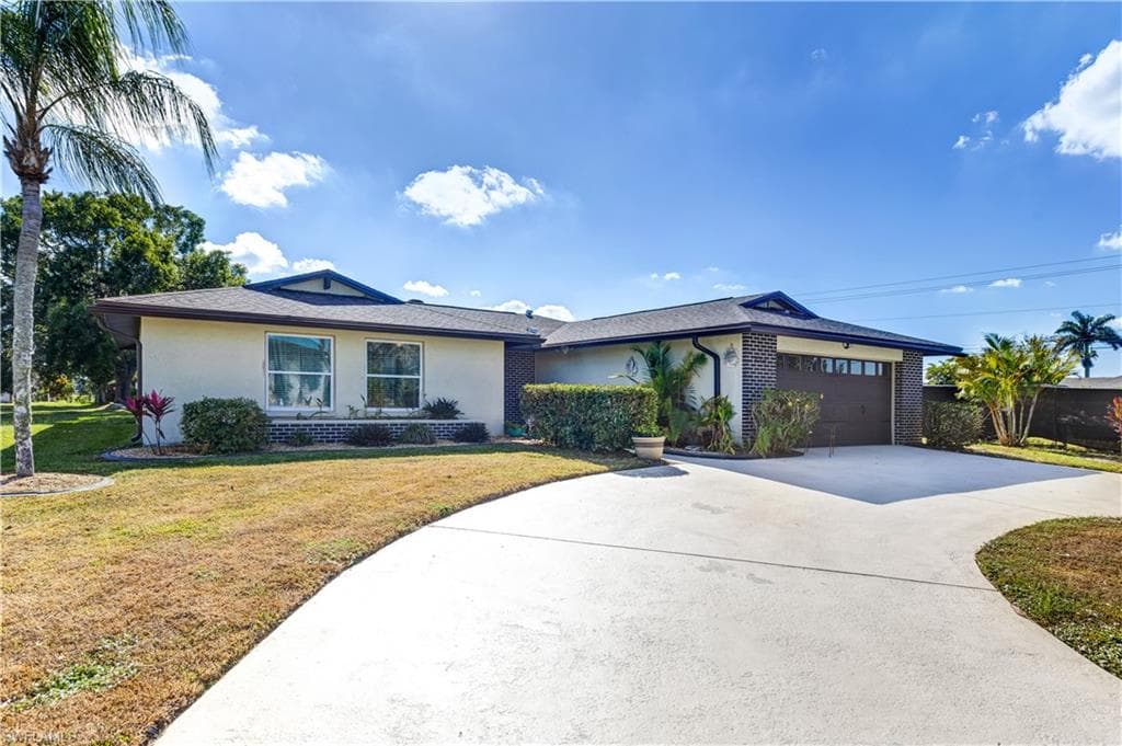 726 SW 51st TER CAPE CORAL, FL 33914