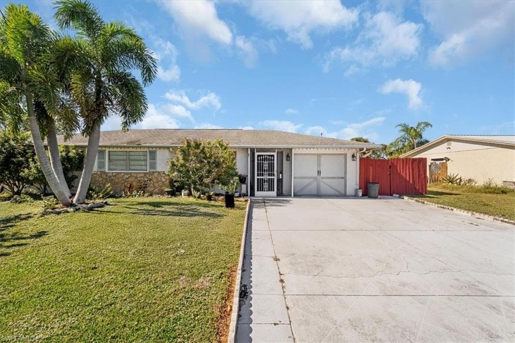 2960 Renee CT FORT MYERS, FL 33905