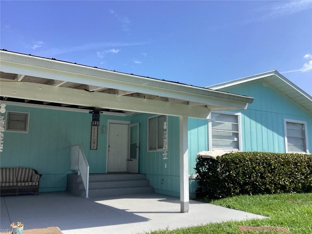 2111 Waylife CT ALVA, FL 33920