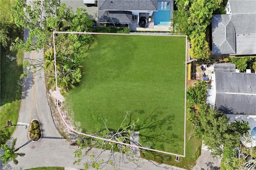 1165 8th TER N NAPLES, FL 34102