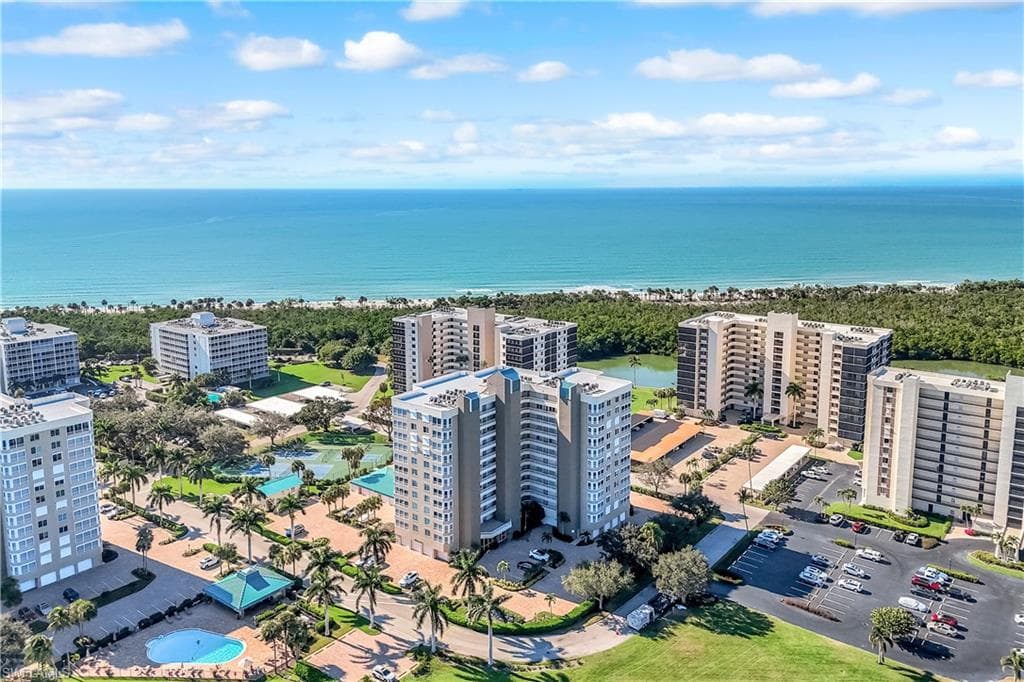 21 Bluebill AVE B503 NAPLES, FL 34108