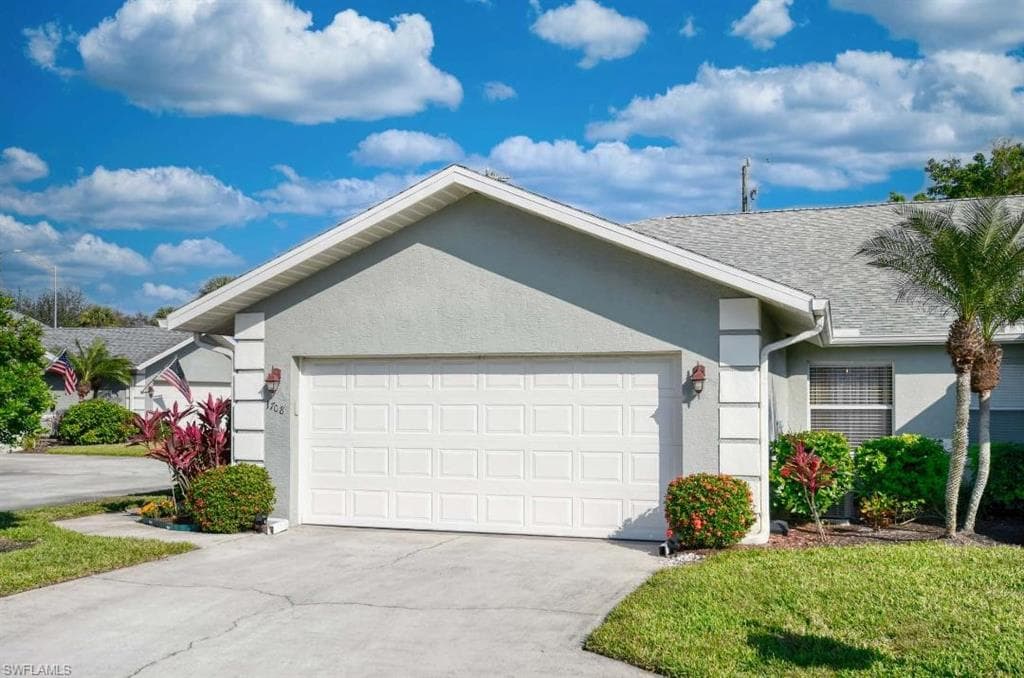 1708 Royal CIR 701 NAPLES, FL 34112