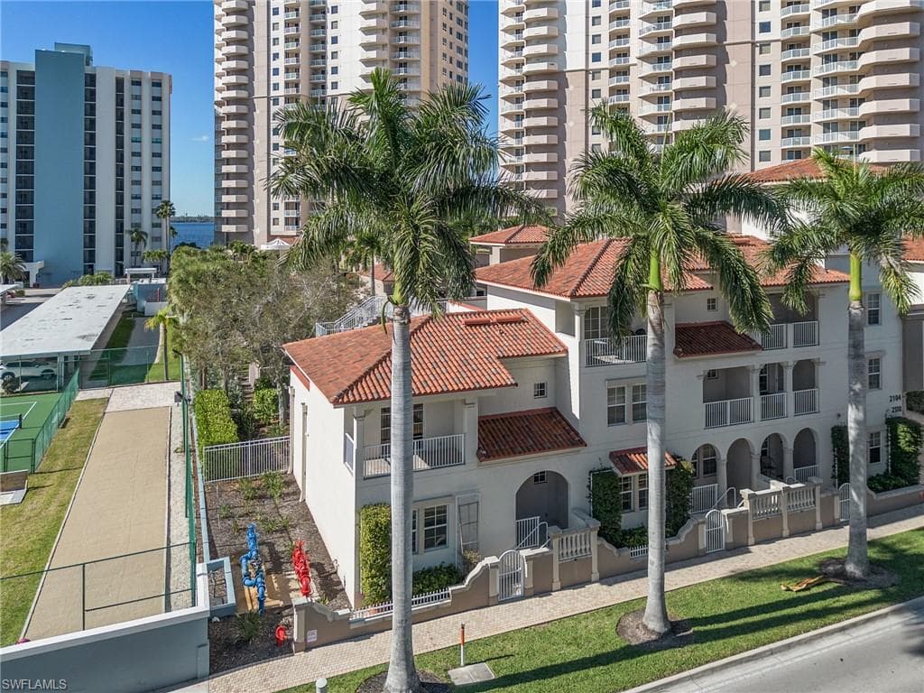 2110 W 1st ST 103 FORT MYERS, FL 33901