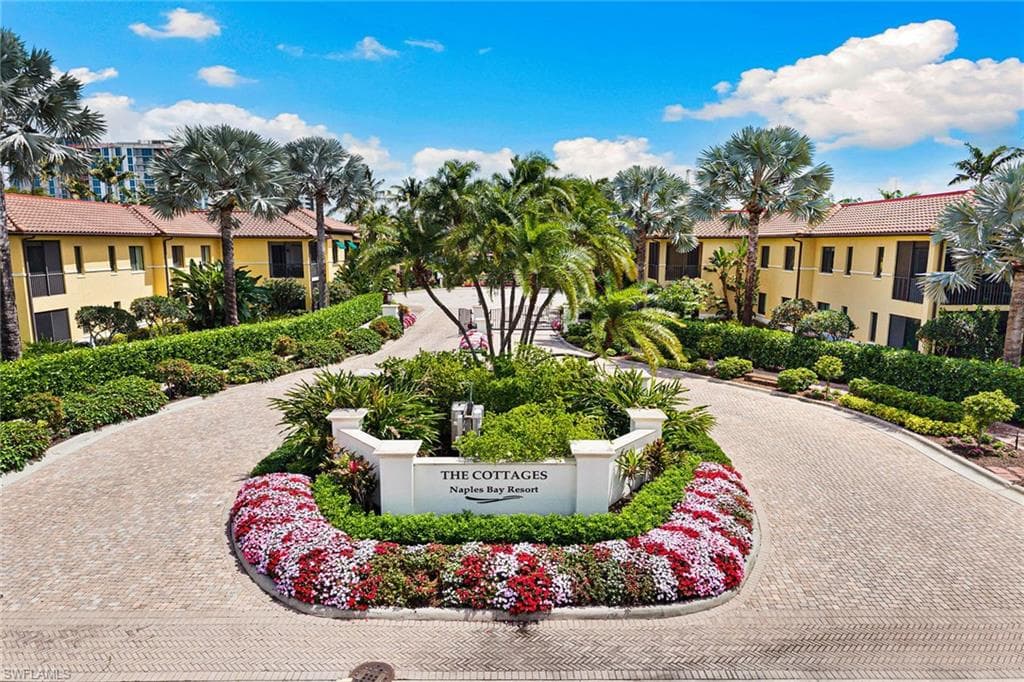 1015 Sandpiper ST D105 NAPLES, FL 34102