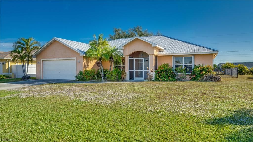 1901 SE 5th PL CAPE CORAL, FL 33990