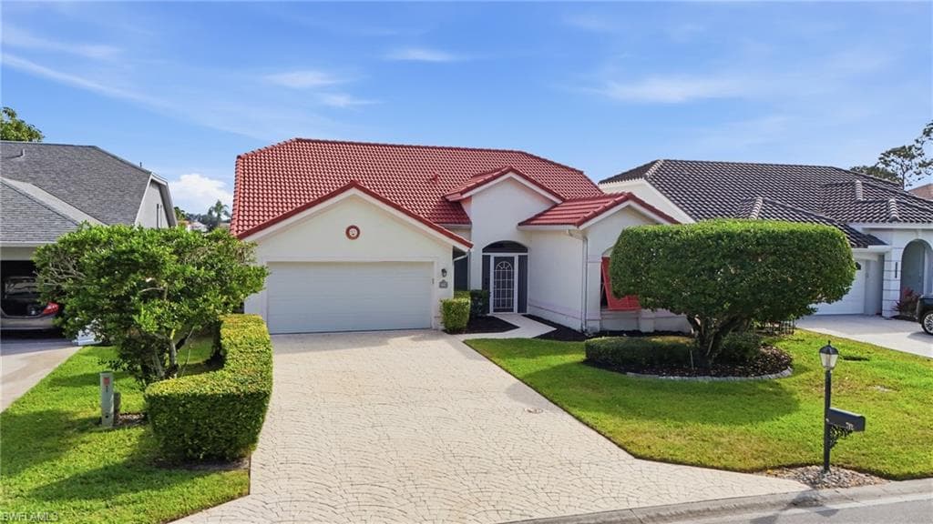 712 Lambton LN NAPLES, FL 34104