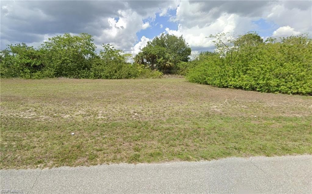 2137 27th ST CAPE CORAL, FL 33909