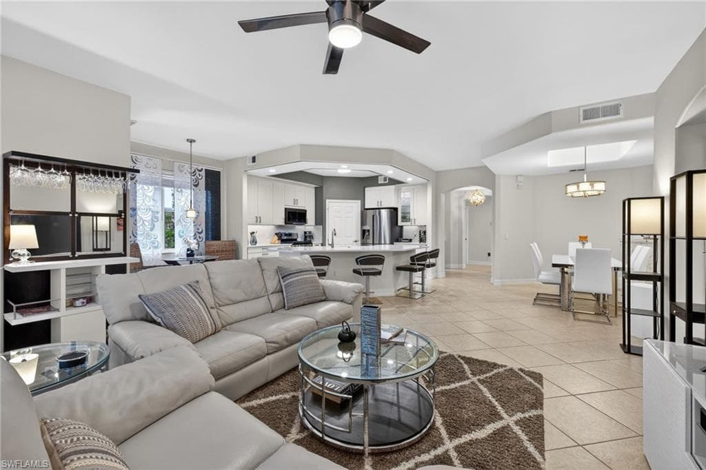 2001 Tarpon Bay DR N 102 NAPLES, FL 34119