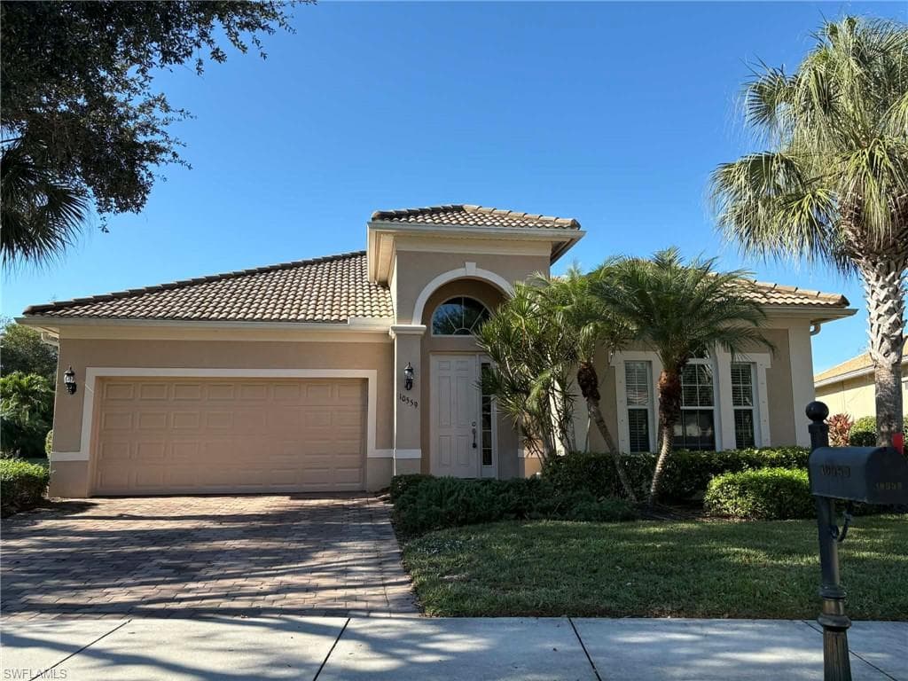 10559 Yorkstone DR BONITA SPRINGS, FL 34135