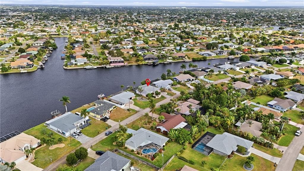 329 SE 33rd TER CAPE CORAL, FL 33904
