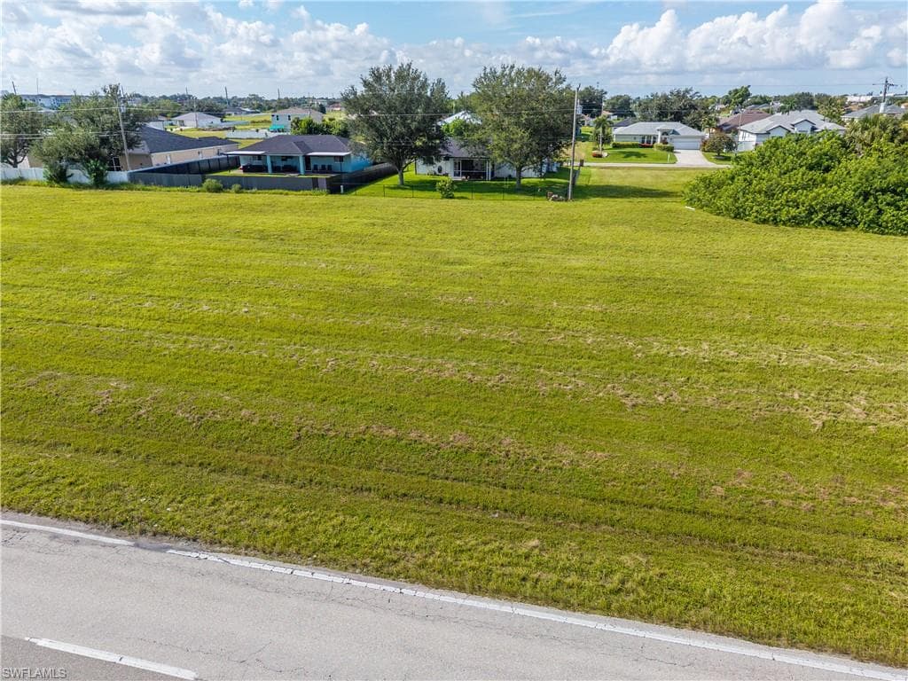 2134 Diplomat PKWY E CAPE CORAL, FL 33909