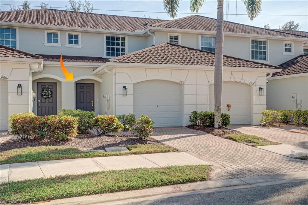 8599 Athena CT LEHIGH ACRES, FL 33971