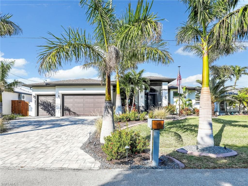 225 SW 42nd TER CAPE CORAL, FL 33914