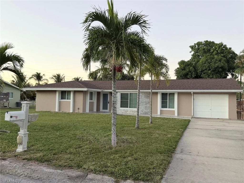 1015 Wilshire DR FORT MYERS, FL 33919