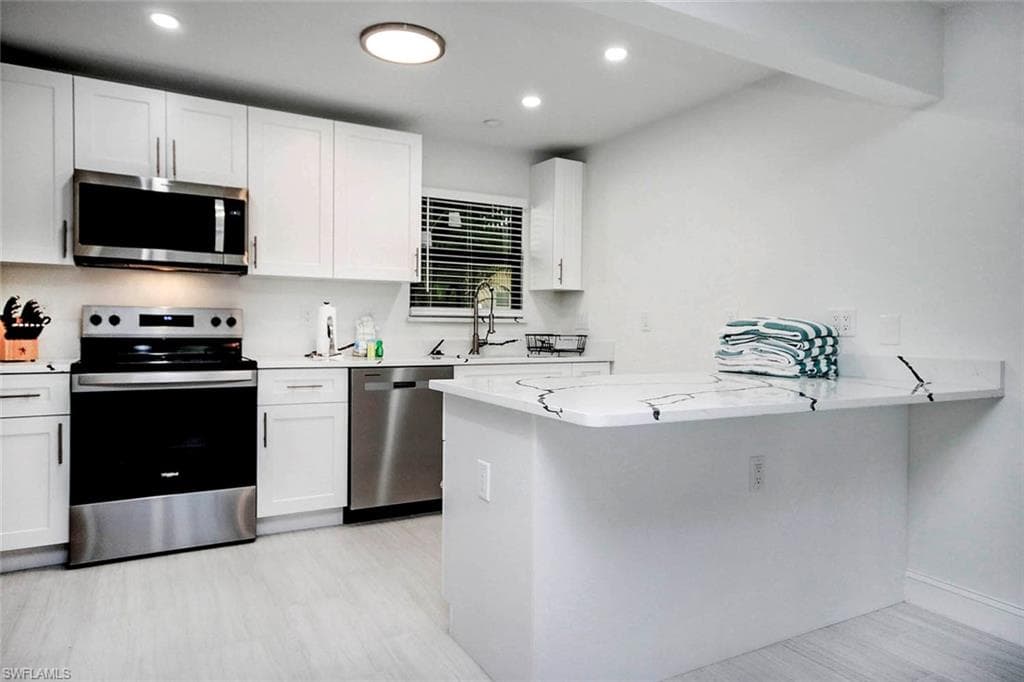 5117 Sea Bell RD A102 SANIBEL, FL 33957