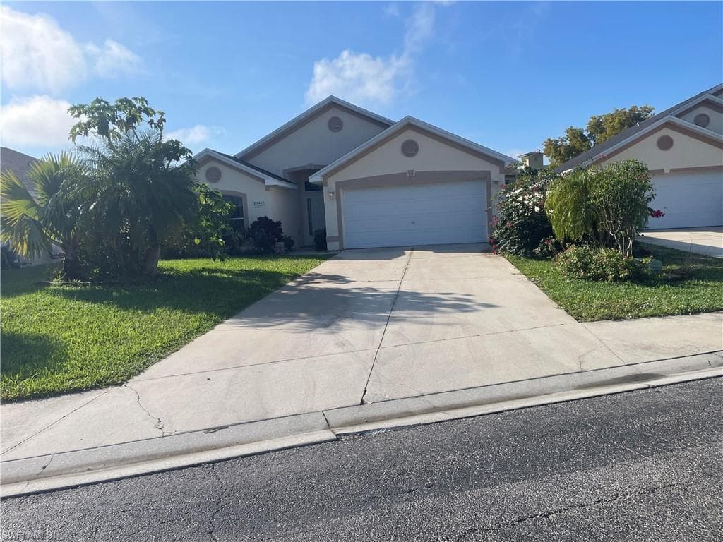 8421 GASSNER WAY LEHIGH ACRES, FL 33972