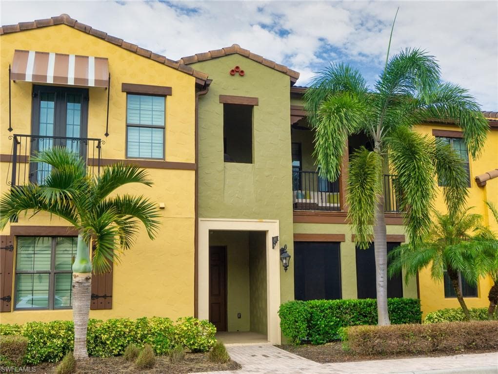 9054 Capistrano ST N 4002 NAPLES, FL 34113