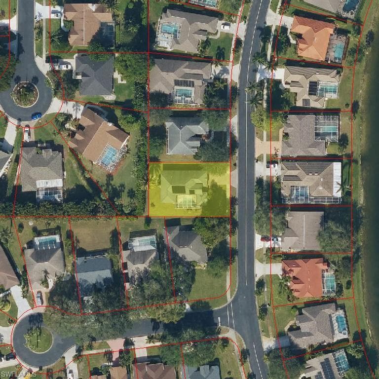 641 Briarwood BLVD NAPLES, FL 34104