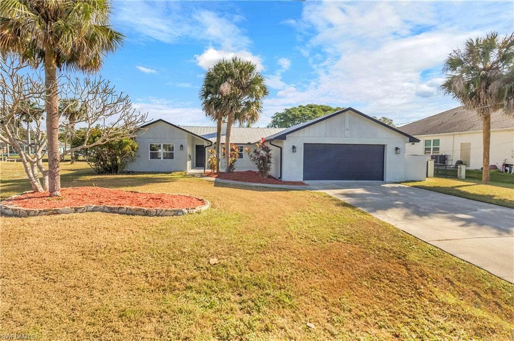 2210 Isle Of Pines AVE E FORT MYERS, FL 33905