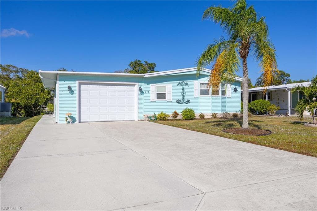 214 Riverwood RD NAPLES, FL 34114