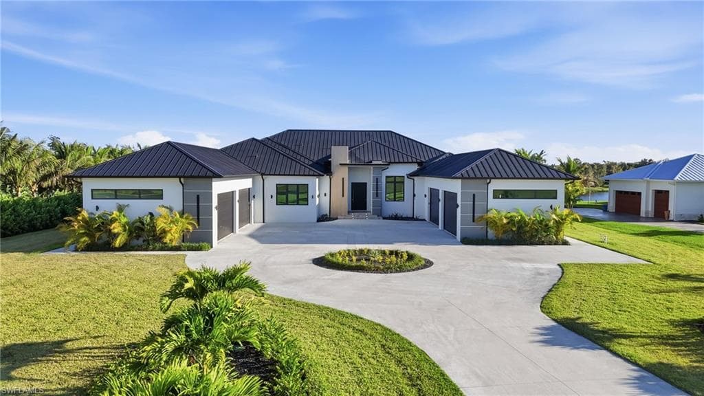 2532 CALOOSA SHORES DR LABELLE, FL 33935