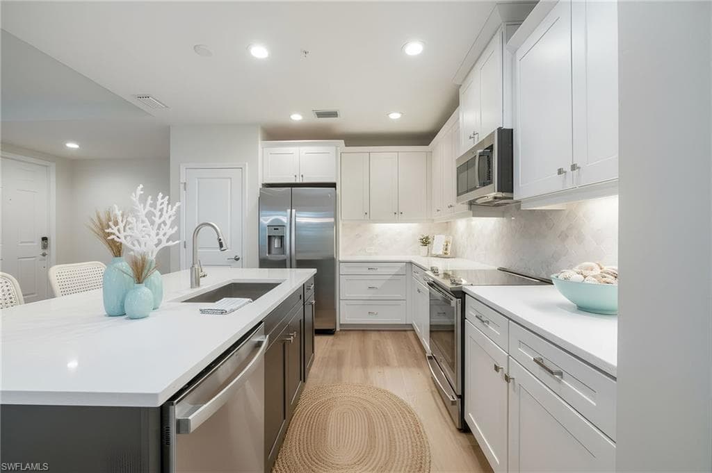 2640 Seychelles CIR 2804 NAPLES, FL 34112