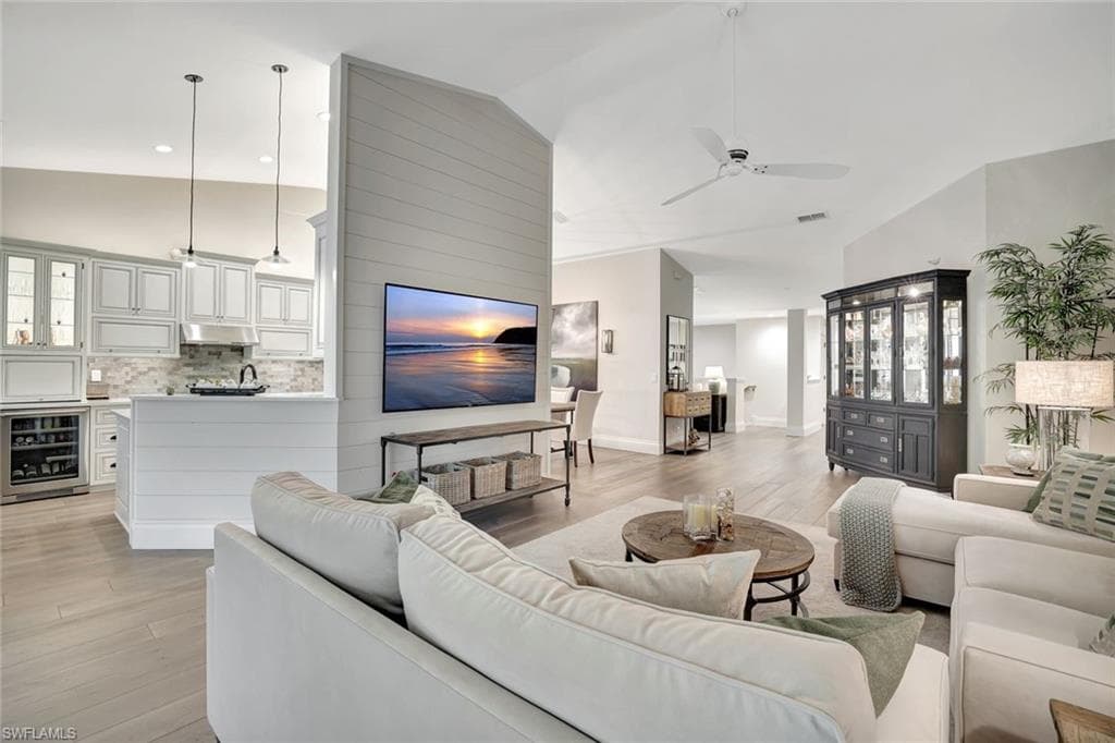 2540 Talon CT 504 NAPLES, FL 34105