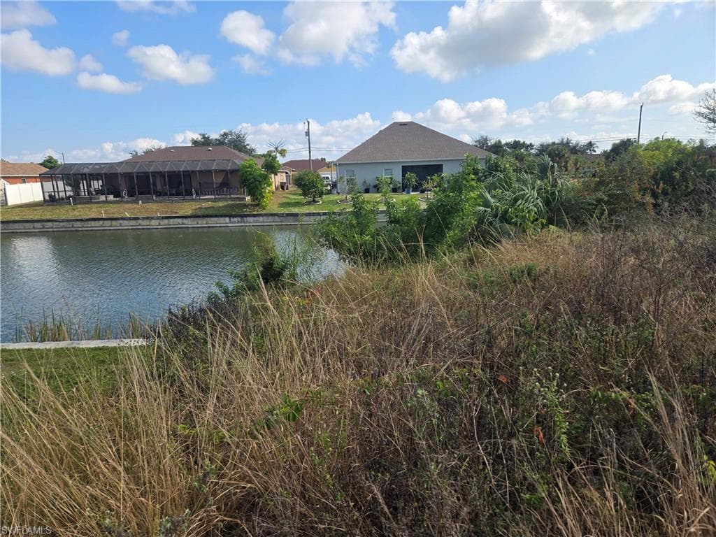315 NE 17th PL CAPE CORAL, FL 33909