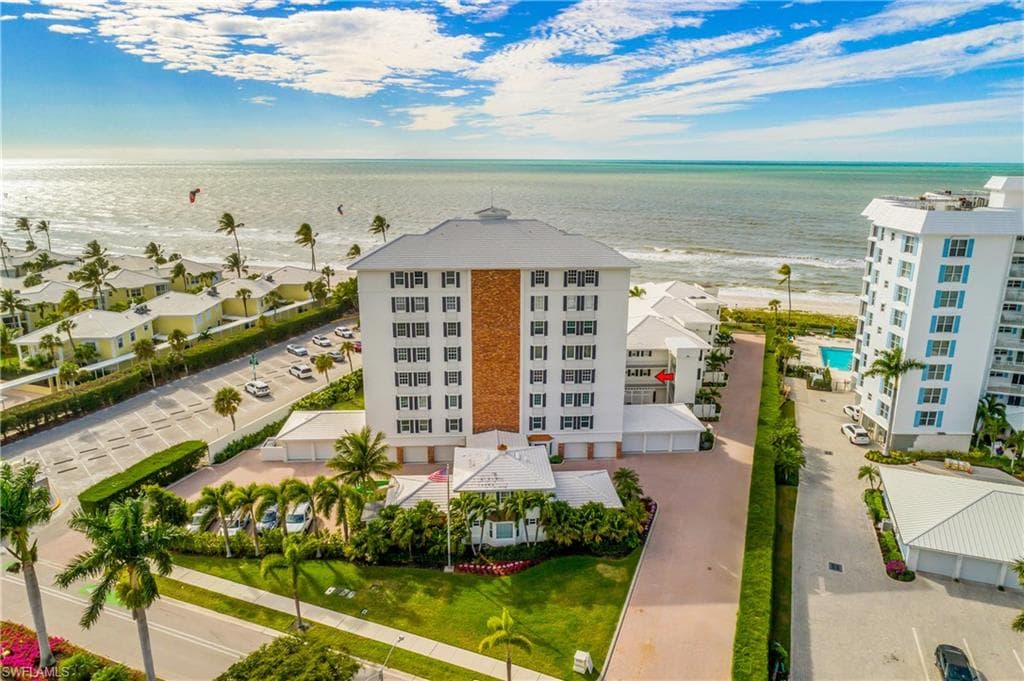 2701 Gulf Shore BLVD N 5 NAPLES, FL 34103
