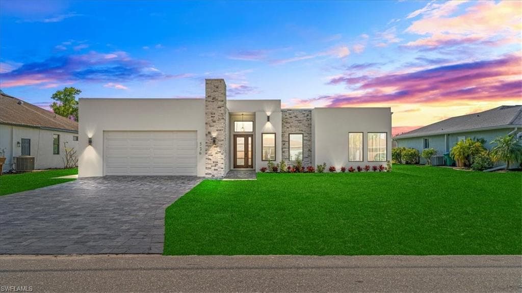 526 SE 4th ST CAPE CORAL, FL 33990