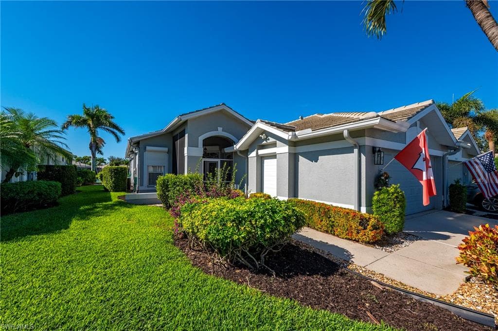 26025 Clarkston DR BONITA SPRINGS, FL 34135