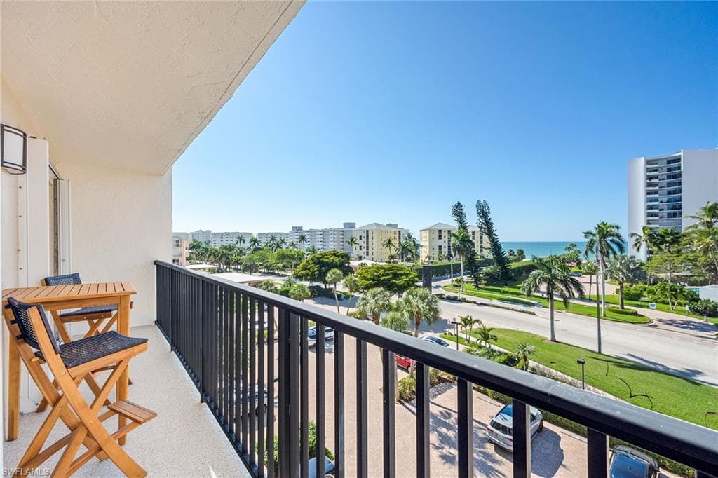 3500 Gulf Shore BLVD N 505 NAPLES, FL 34103