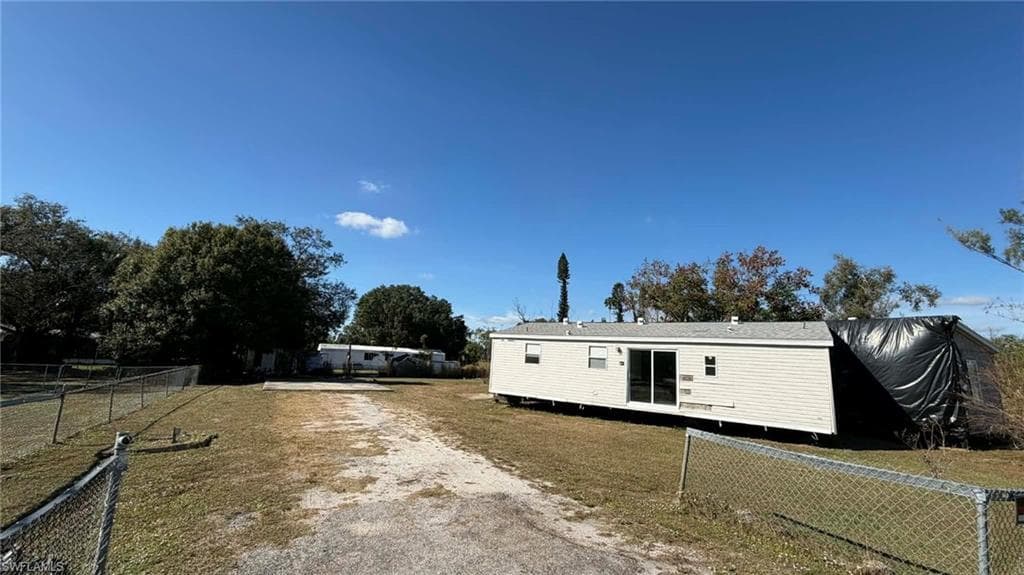8066 Tolles DR NORTH FORT MYERS, FL 33917