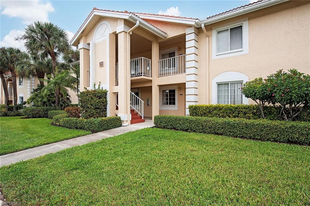 7800 Emerald CIR B102 NAPLES, FL 34109