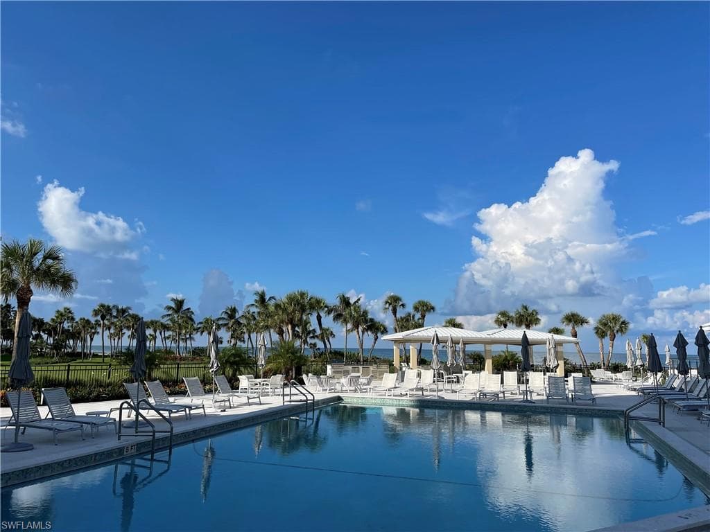 4041 Gulf Shore BLVD N 105 NAPLES, FL 34103